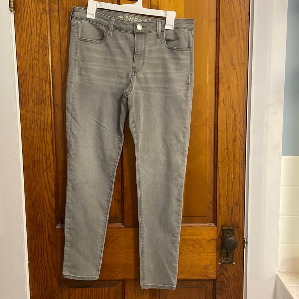 American Eagle grey jeggings